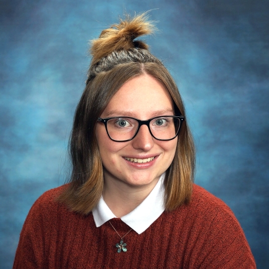 Katelyn Bombalski (Stage Crew) head shot