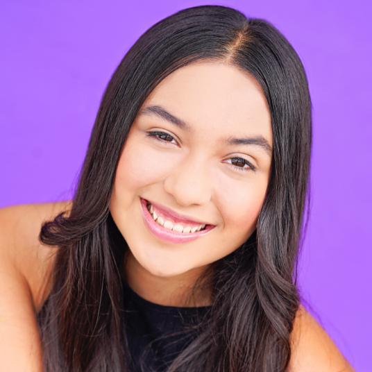 Ezri Alvarez head shot